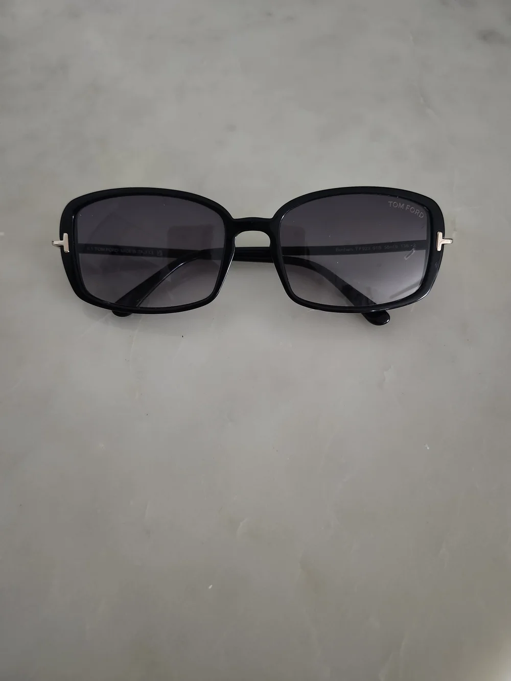 Tom Ford Women's Black Rectangle Sunglasses - Black Lenses